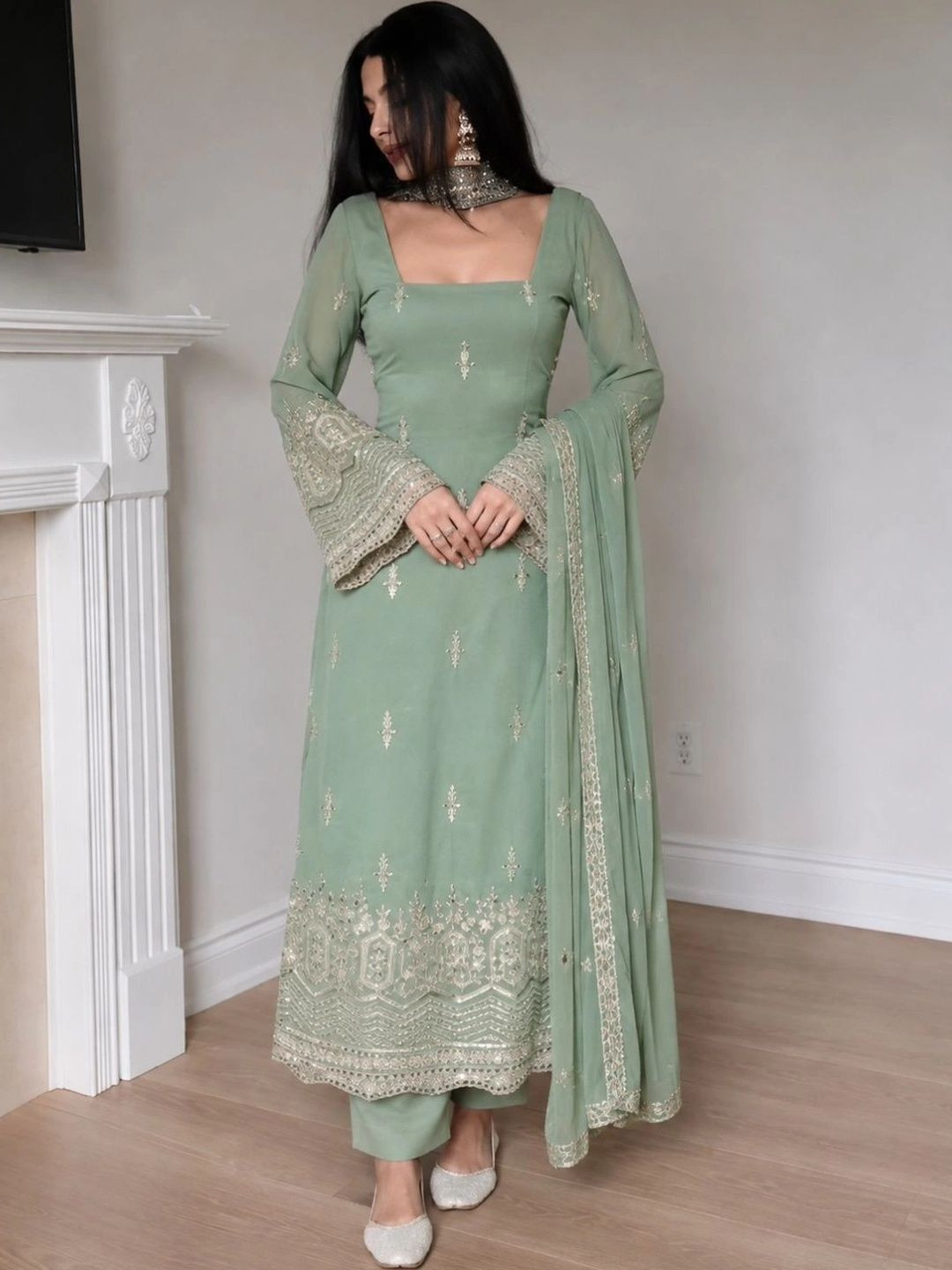 TWINS LADY Women Ethnic Motifs Embroidered Regular Kurta with Trousers & With Dupatta