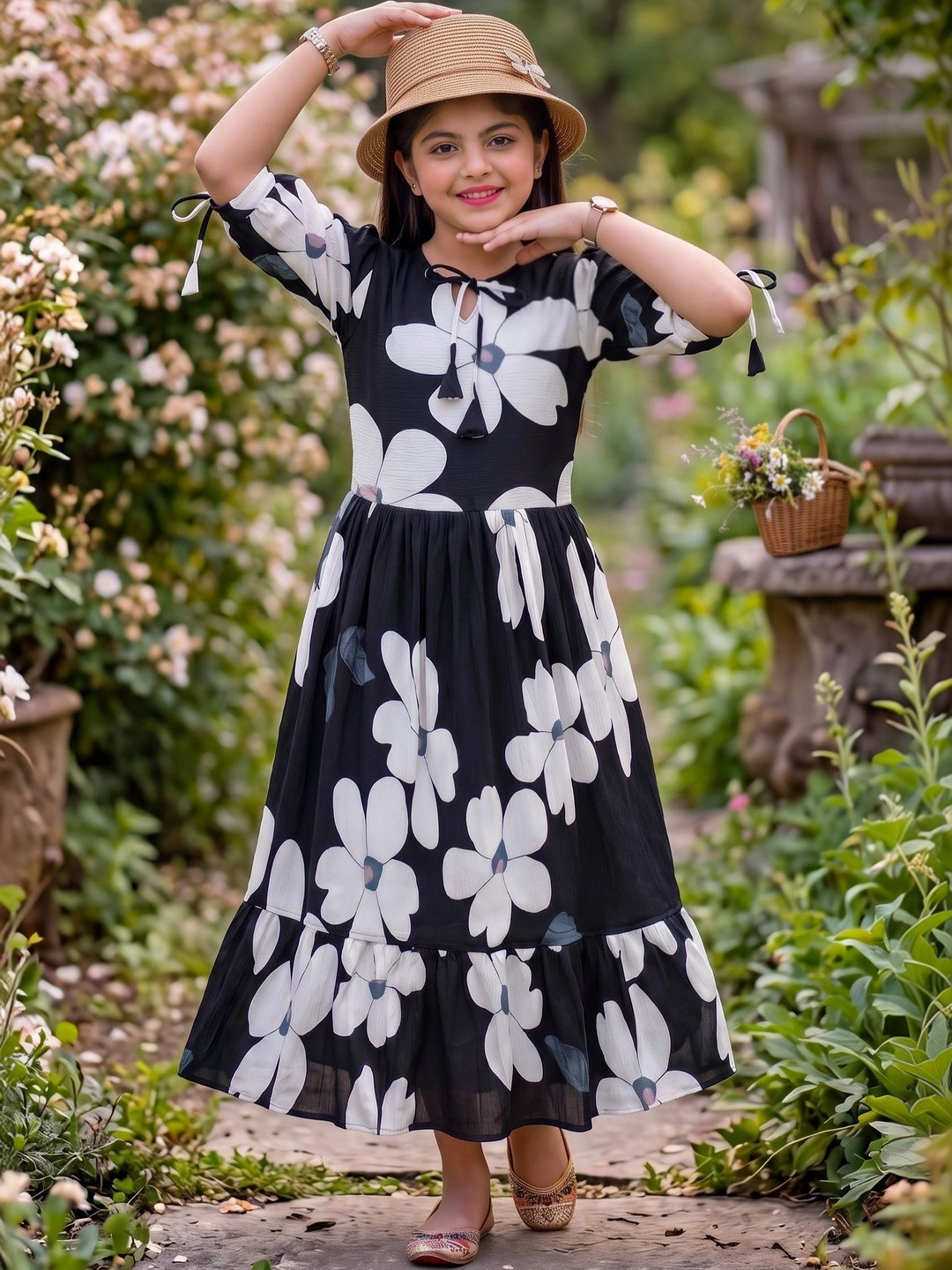 GLAMOUR WORLD GARMENTS Floral Print Georgette A-Line Maxi Dress