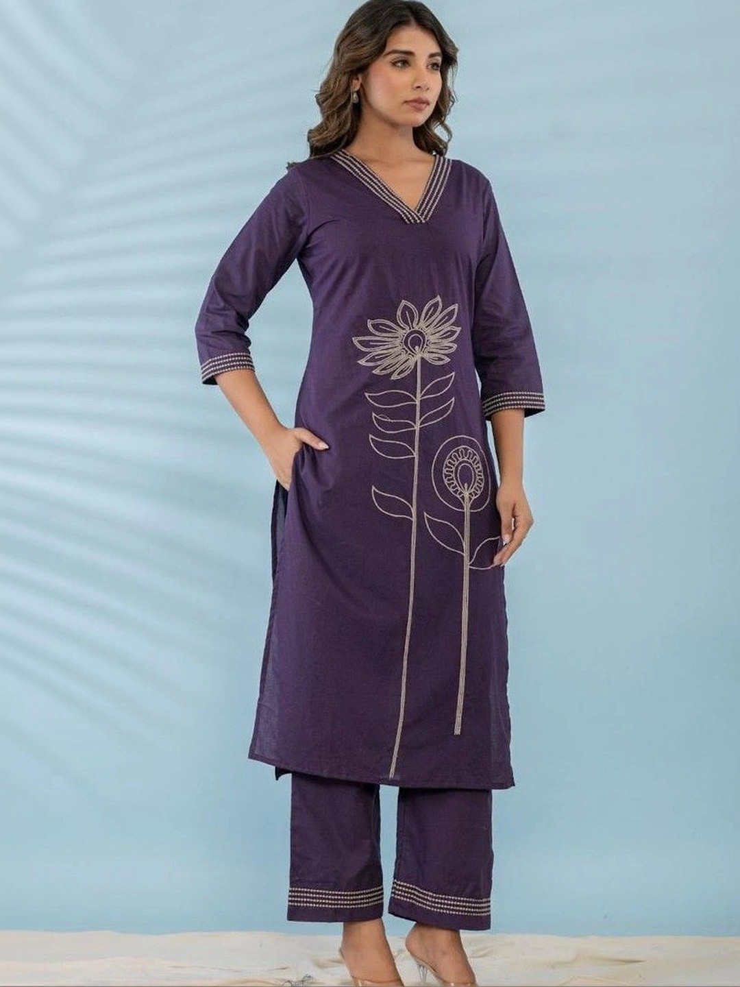 GHUMMAN SONAKSHI Women Floral Embroidered Thread Work Pure Cotton Kurta with Trousers