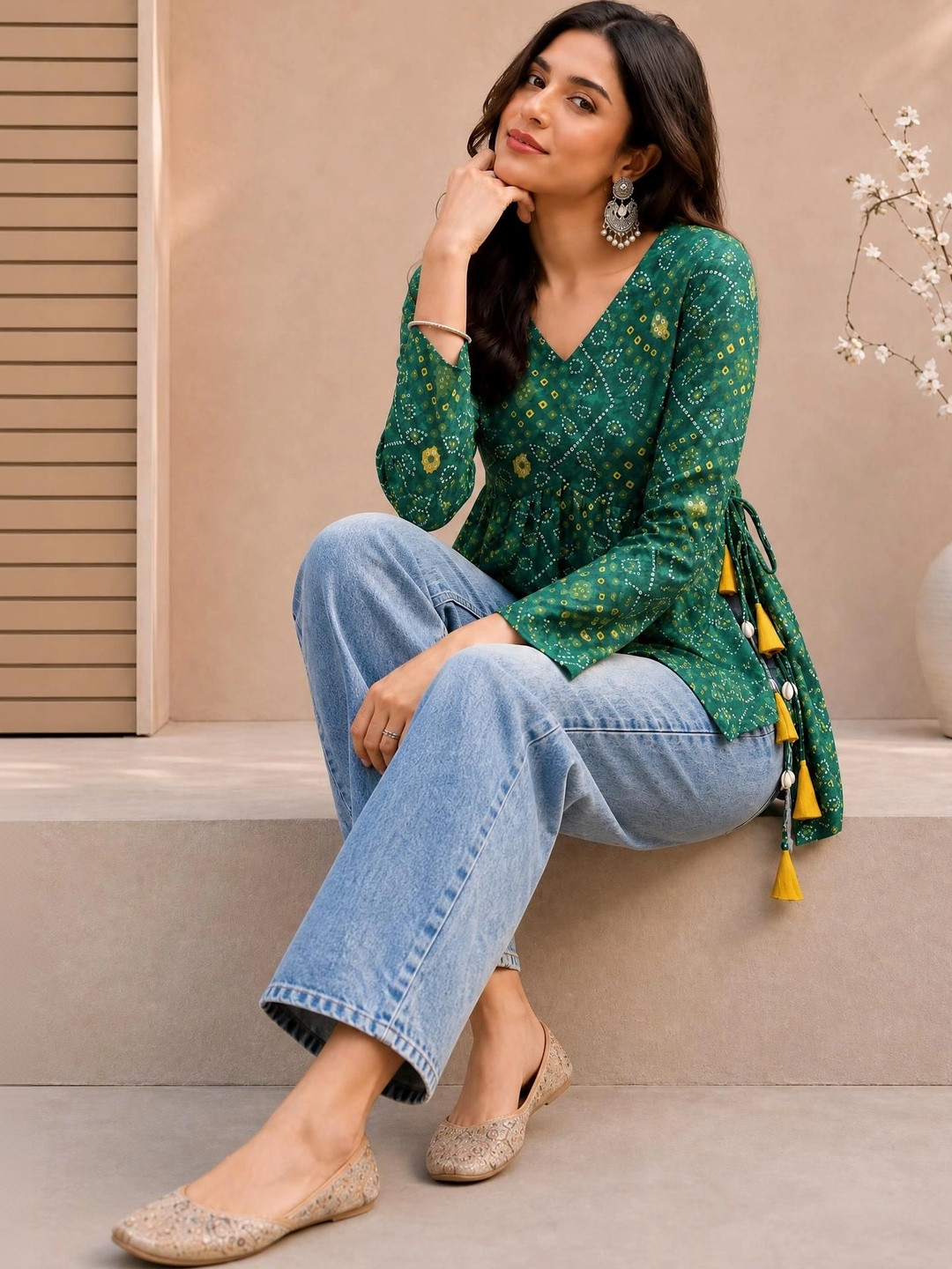 Youthnic Bandhani Printed V-Neck Empire Kurti