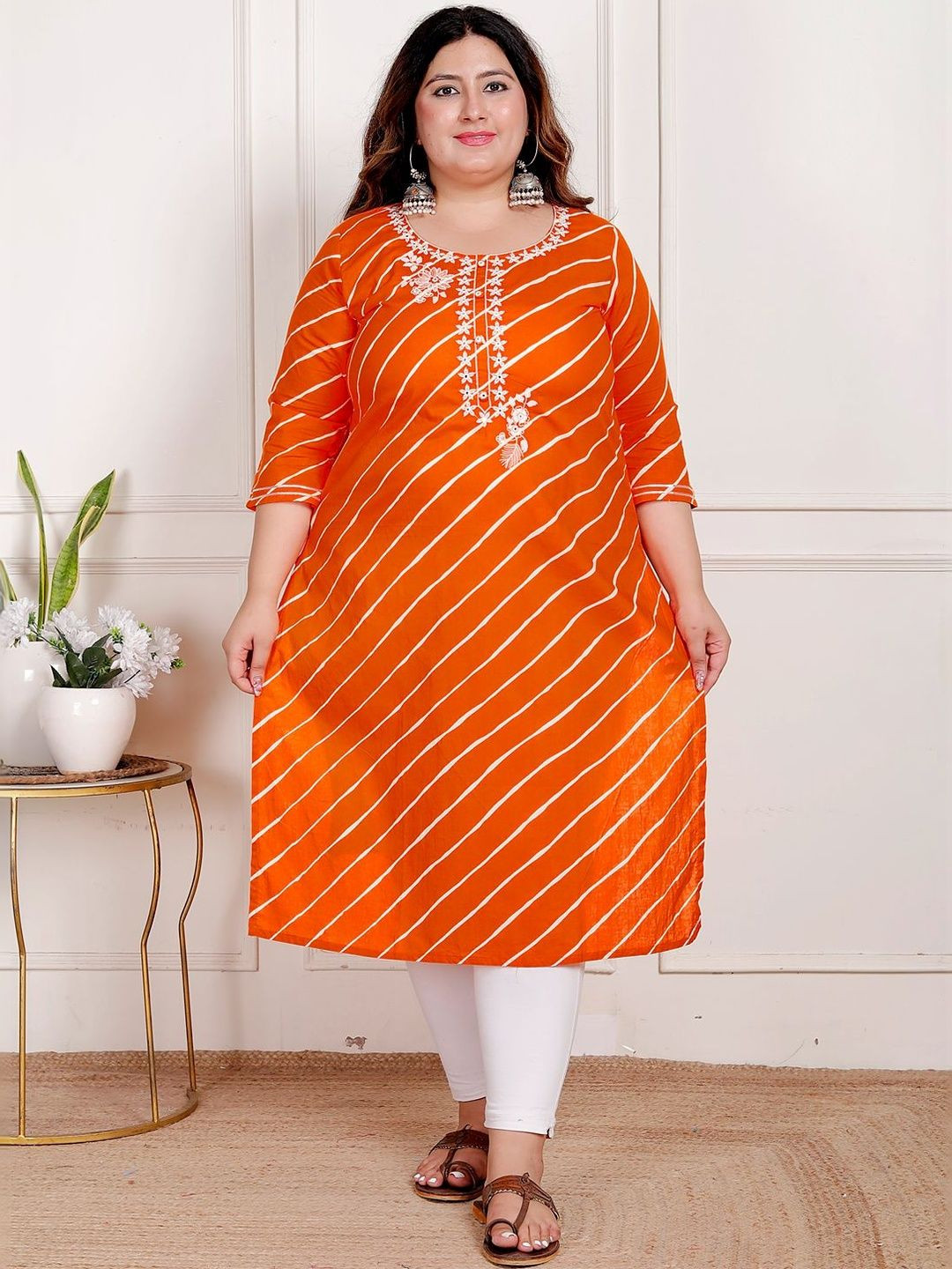 AKRITIK Women Leheriya Embroidered Mirror Work Block Print Kurta