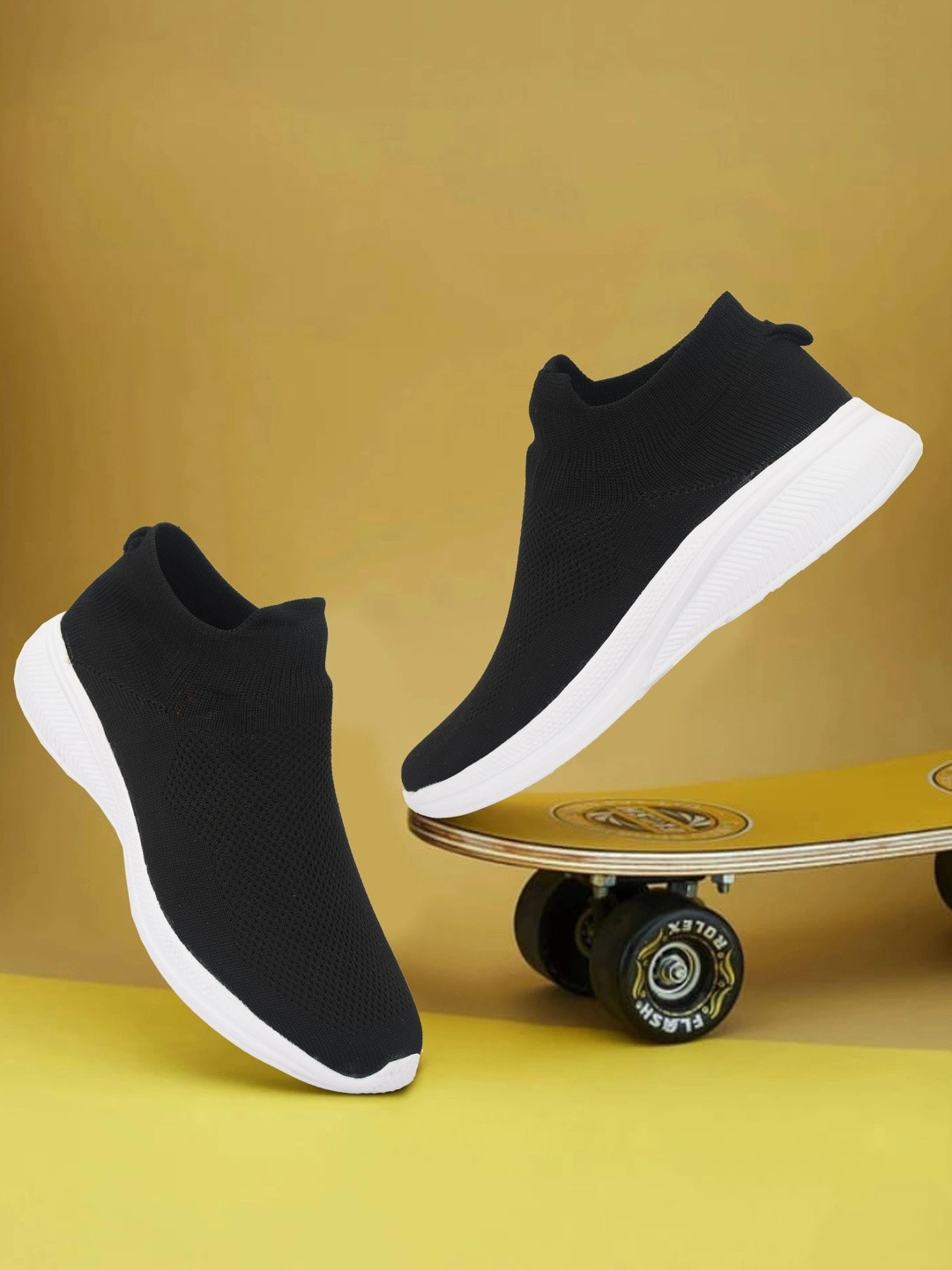 Roadster Men Sneakers