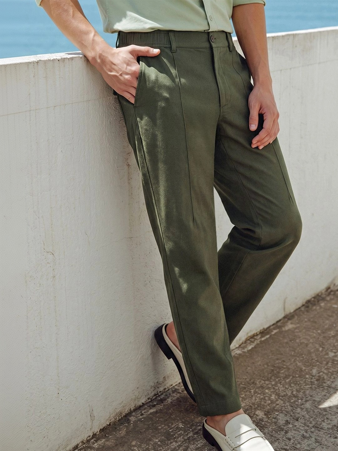 Bewakoof Men's Green Straight Fit Cotton Linen Pants