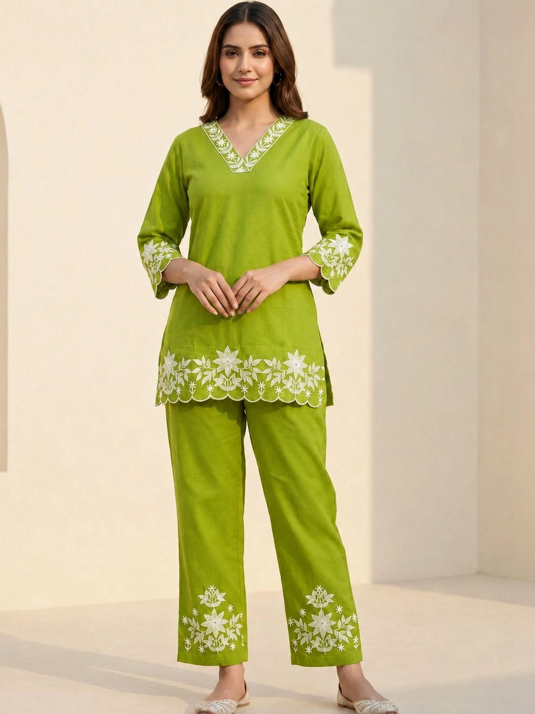 AADIVAA Women Floral Embroidered Regular Thread Work Pure Cotton Kurta with Trousers