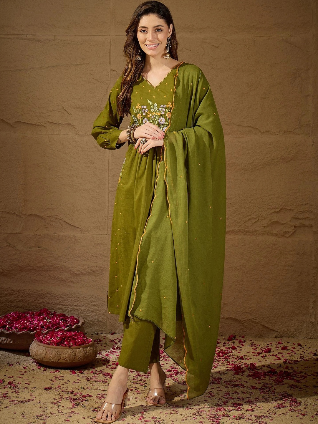 TRUVON FASHIONS Women Floral Embroidered Regular Thread Work Pure Cotton Kurta with Trousers & With Dupatta