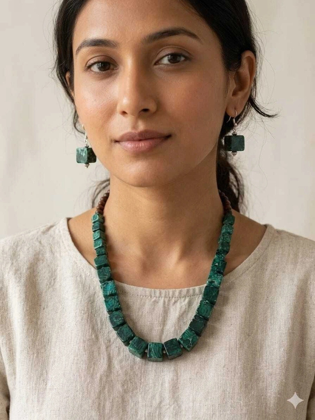 Woons Necklace and Earrings