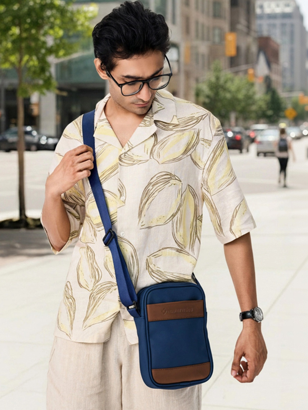 Nasher Miles Navy Blue Compact Sinsa Sling Bag