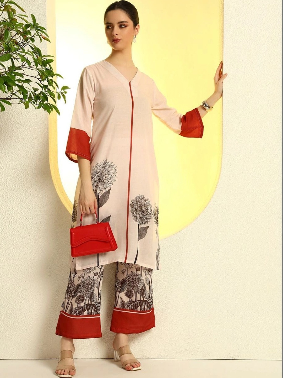DAARI Women Floral Printed Regular Pure Cotton Kurta with Palazzos