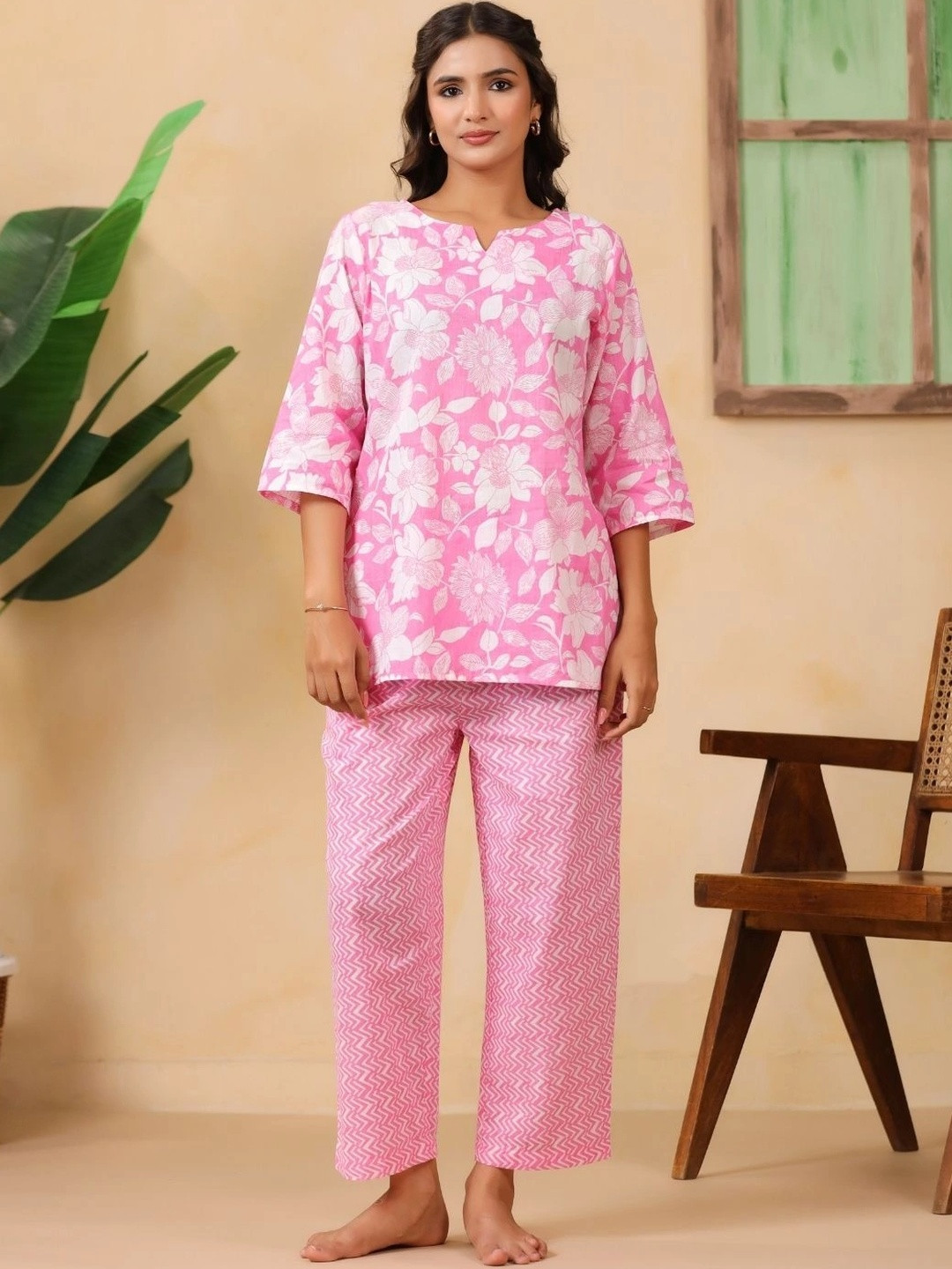 Vyom Tara Women Floral Printed Regular Pure Cotton Kurta with Palazzos Co-ords Set