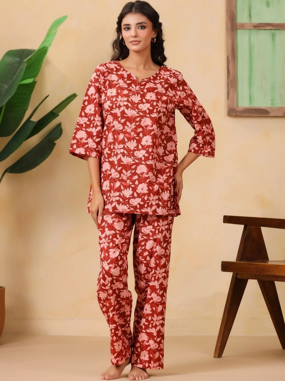 Vyom Tara Women Floral Printed Regular Pure Cotton Kurta with Palazzos Co-ords Set