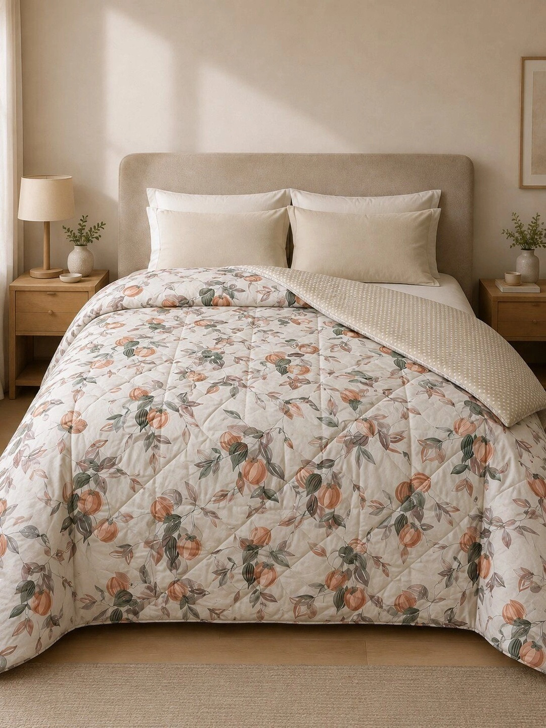 Signature Beige & Cream-Coloured Floral Microfiber AC Room 600 GSM Quilt