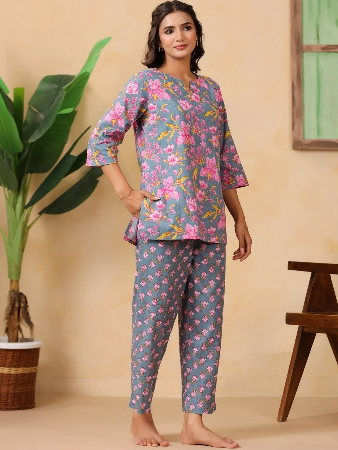 Vyom Tara Women Floral Printed Regular Pure Cotton Kurta with Palazzos Co-ords Set