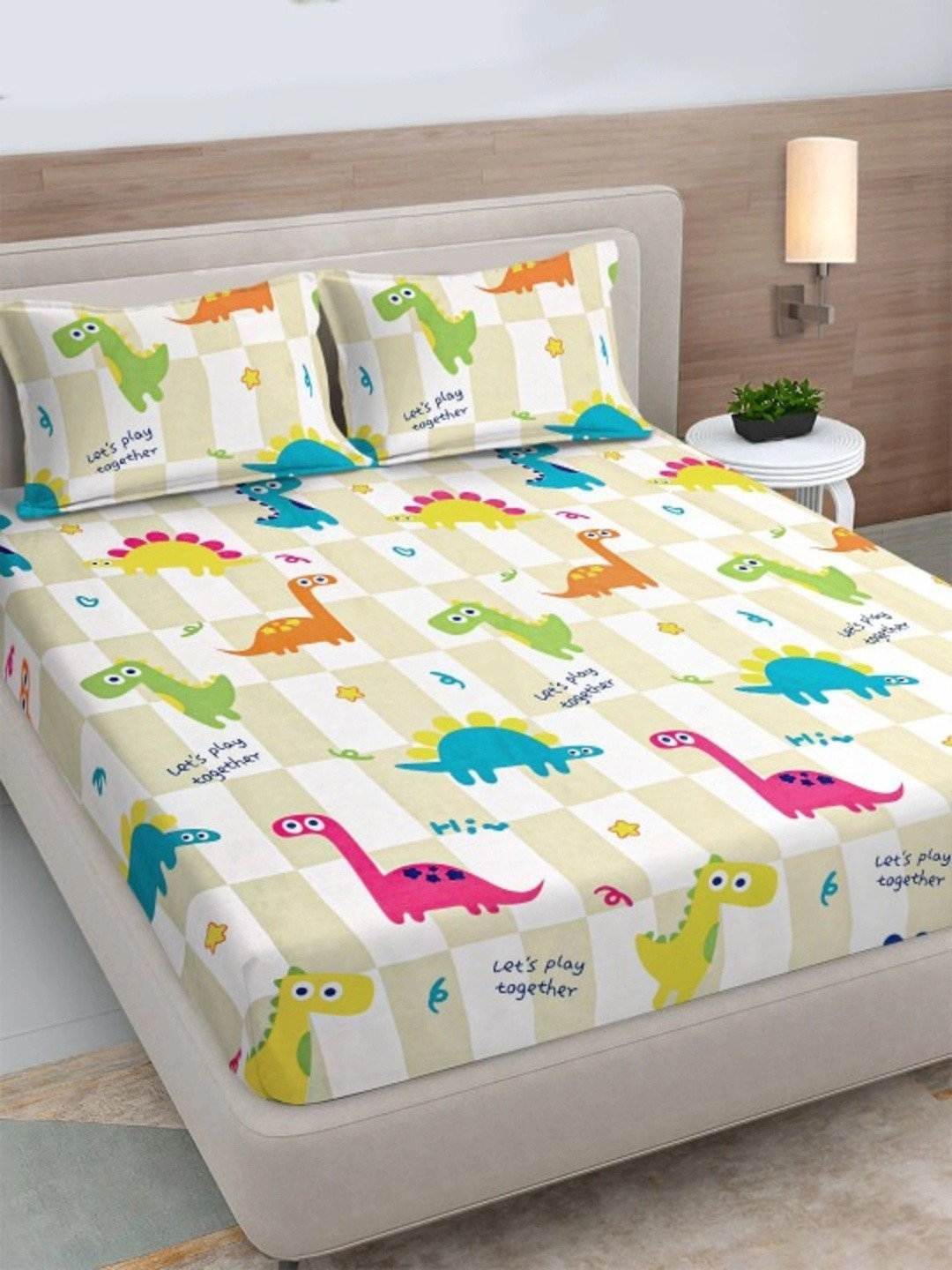 NeLeo Beige & Green 210 TC King Bedsheet with 2 Pillow Covers