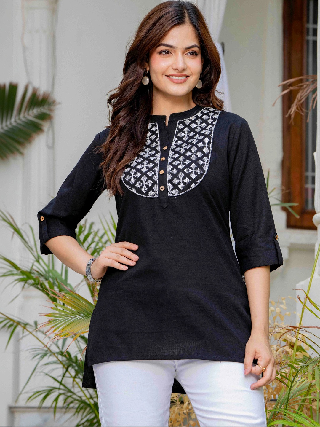 Pistaa Geometric Embroidered Thread Work Thread Work Kurti