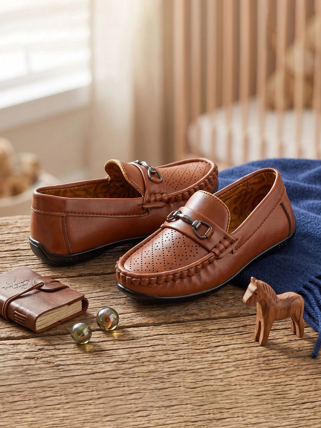 SHOESFORJUNIORS Boys Perforations Loafers