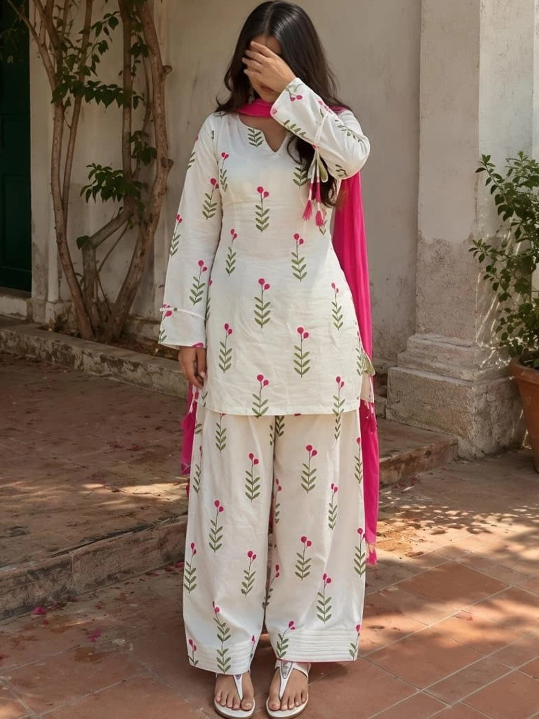 SHASHANK FASHION & BRIGHT FASHION Women Floral Printed Regular Pure Cotton Kurta with Palazzos & With Dupatta