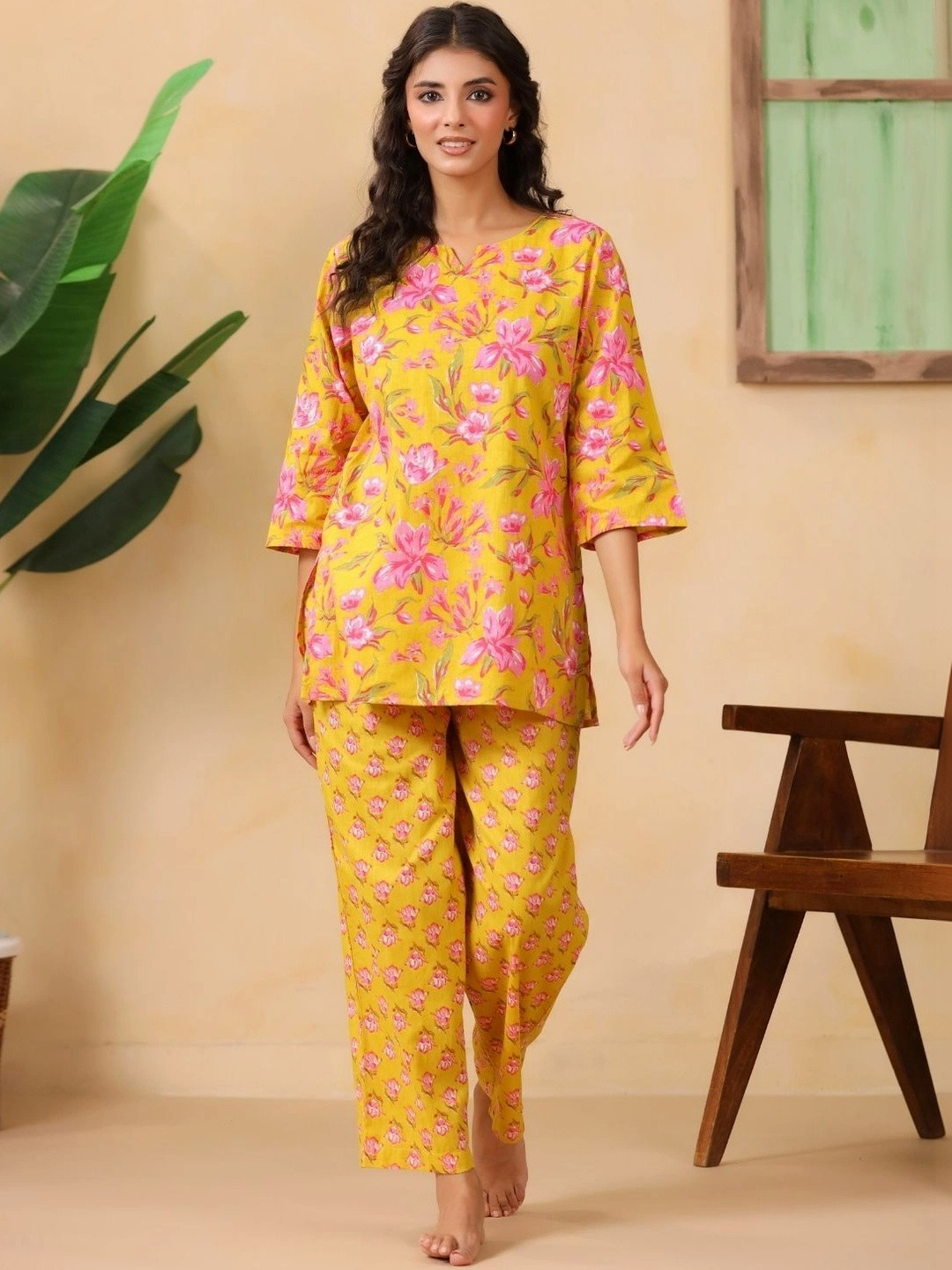 Vyom Tara Women Floral Printed Regular Pure Cotton Kurta with Palazzos Co-ords Set