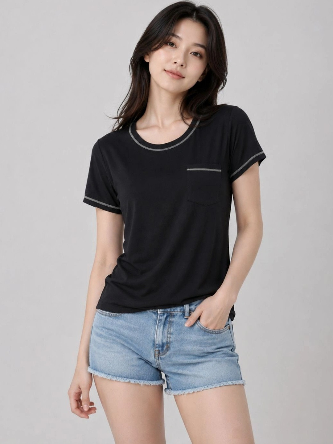 Luvien Paris Women Pockets T-shirt