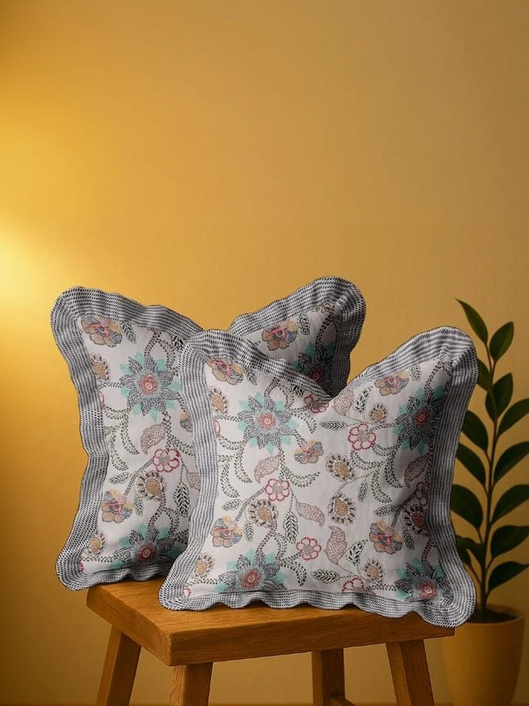 Vargottam Off White Set of 2 Floral Square Cushion Covers