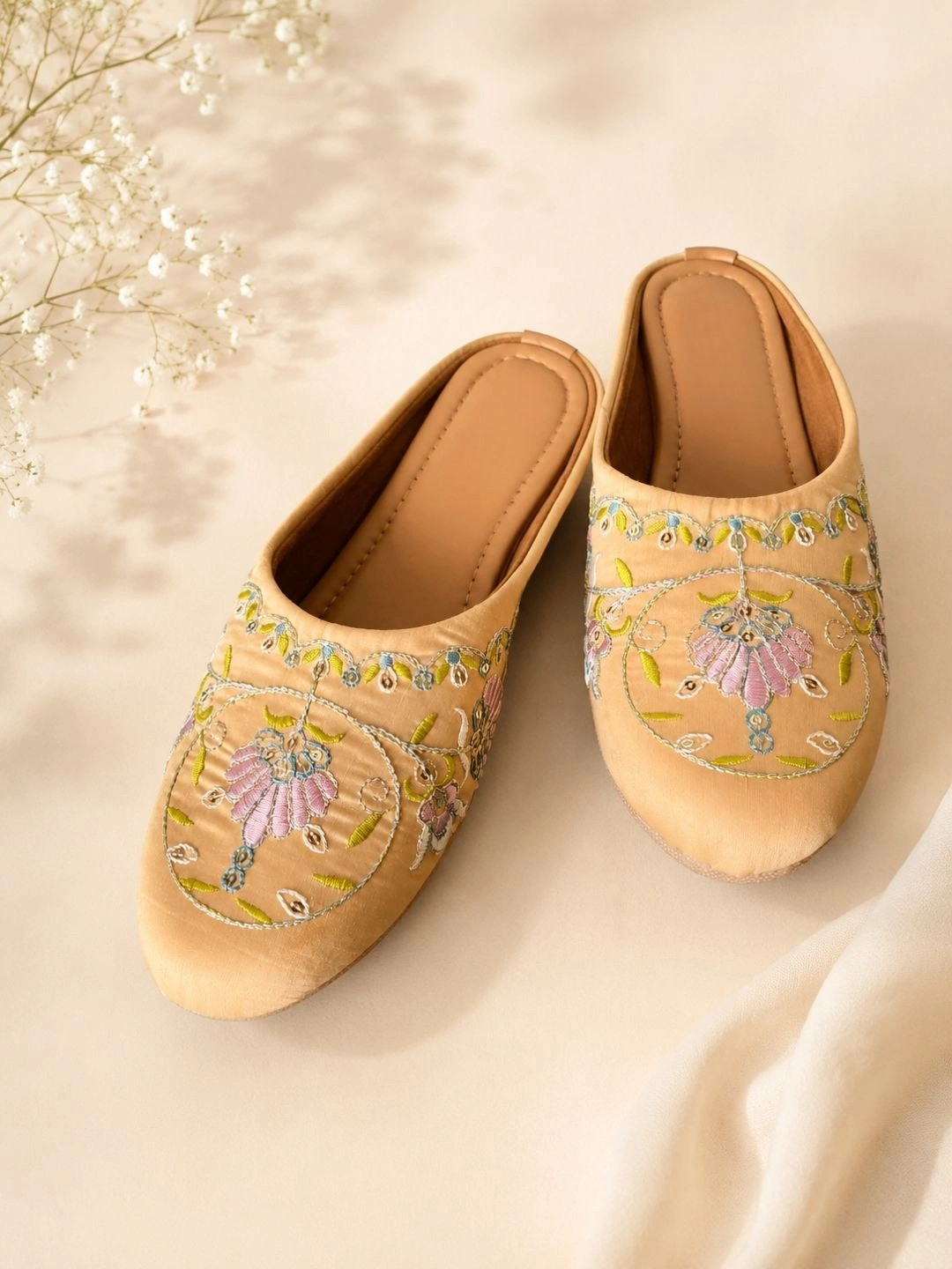 Twirl & Toe Women Embellished Ethnic Mules with Embroidered Flats