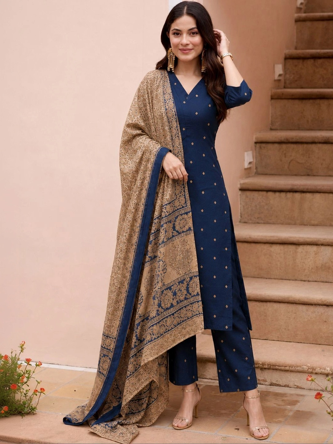 Aaghnya Women Ethnic Motifs Printed Regular Kurta & Trousers With Dupatta