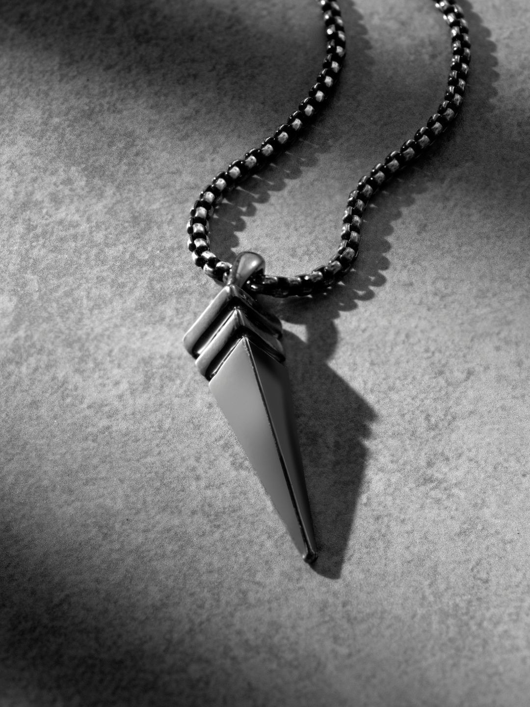 BLACK MAMBA Vertex Pendant With Jared Chain
