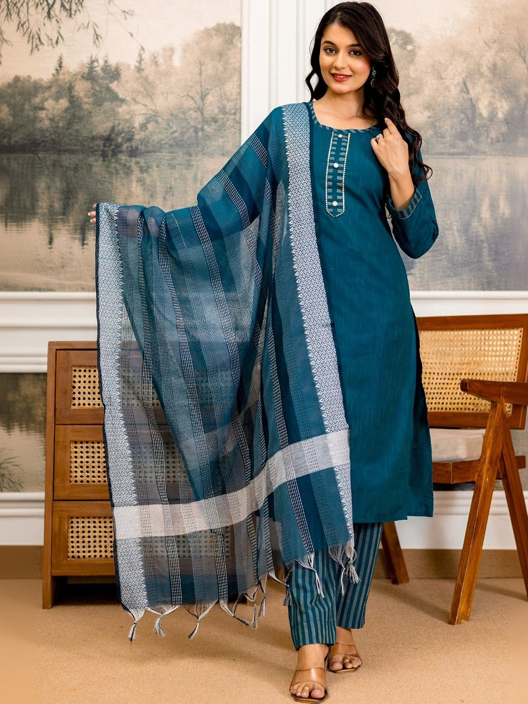 Ibrana Women Ethnic Motifs Regular Thread Work Kurta with Trousers & With Dupatta
