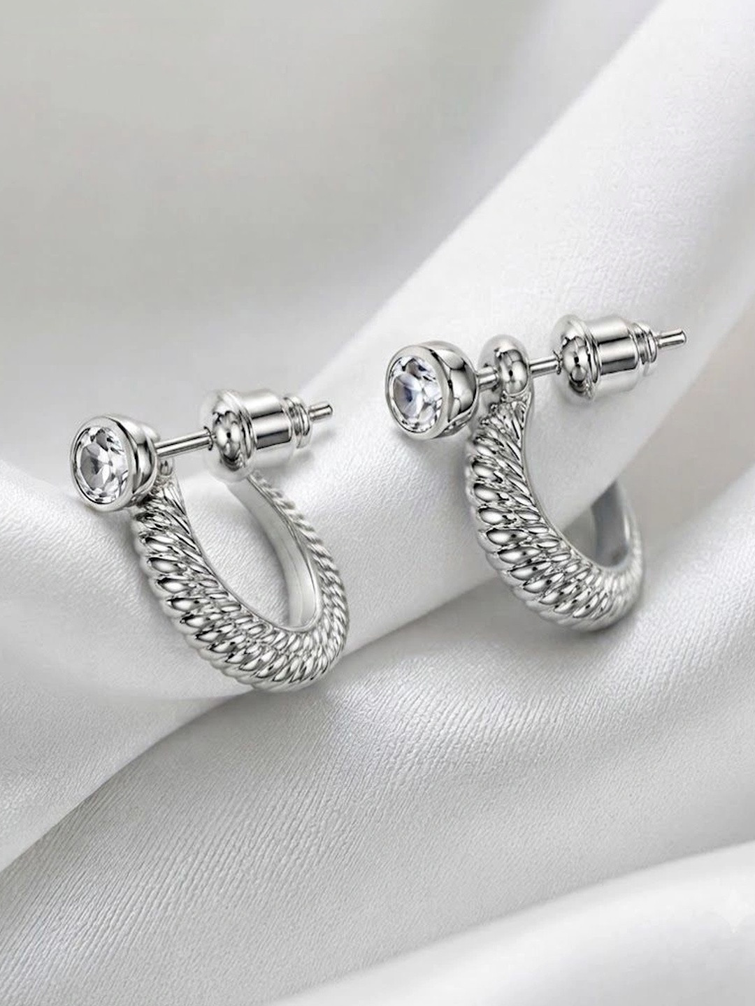 Trenza Geometric Half Hoop Earrings