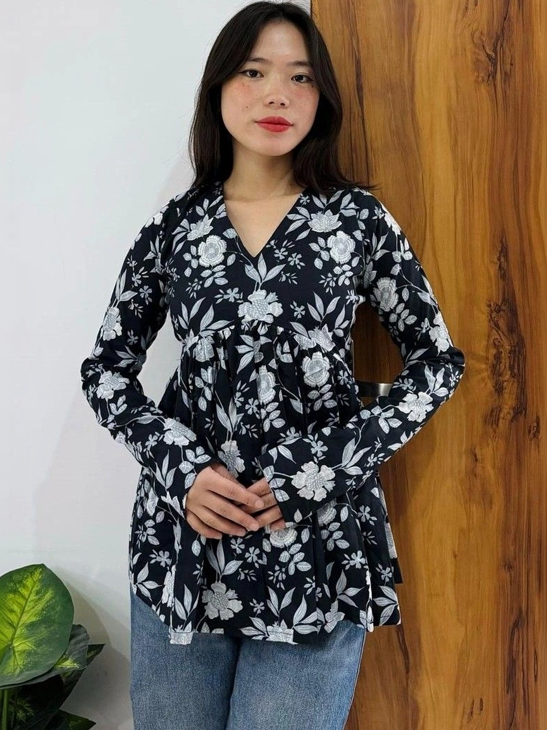 AurexWear Floral Printed V-Neck Empire Kurti