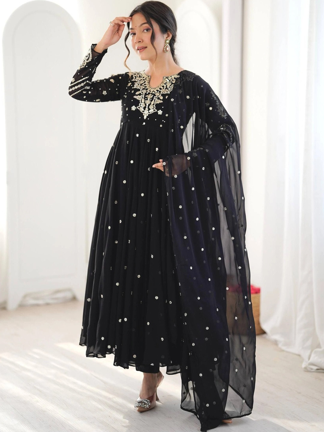 VastraBazaar Women Ethnic Motifs Embroidered Empire Sequinned Silk Georgette Kurta with Palazzos & With