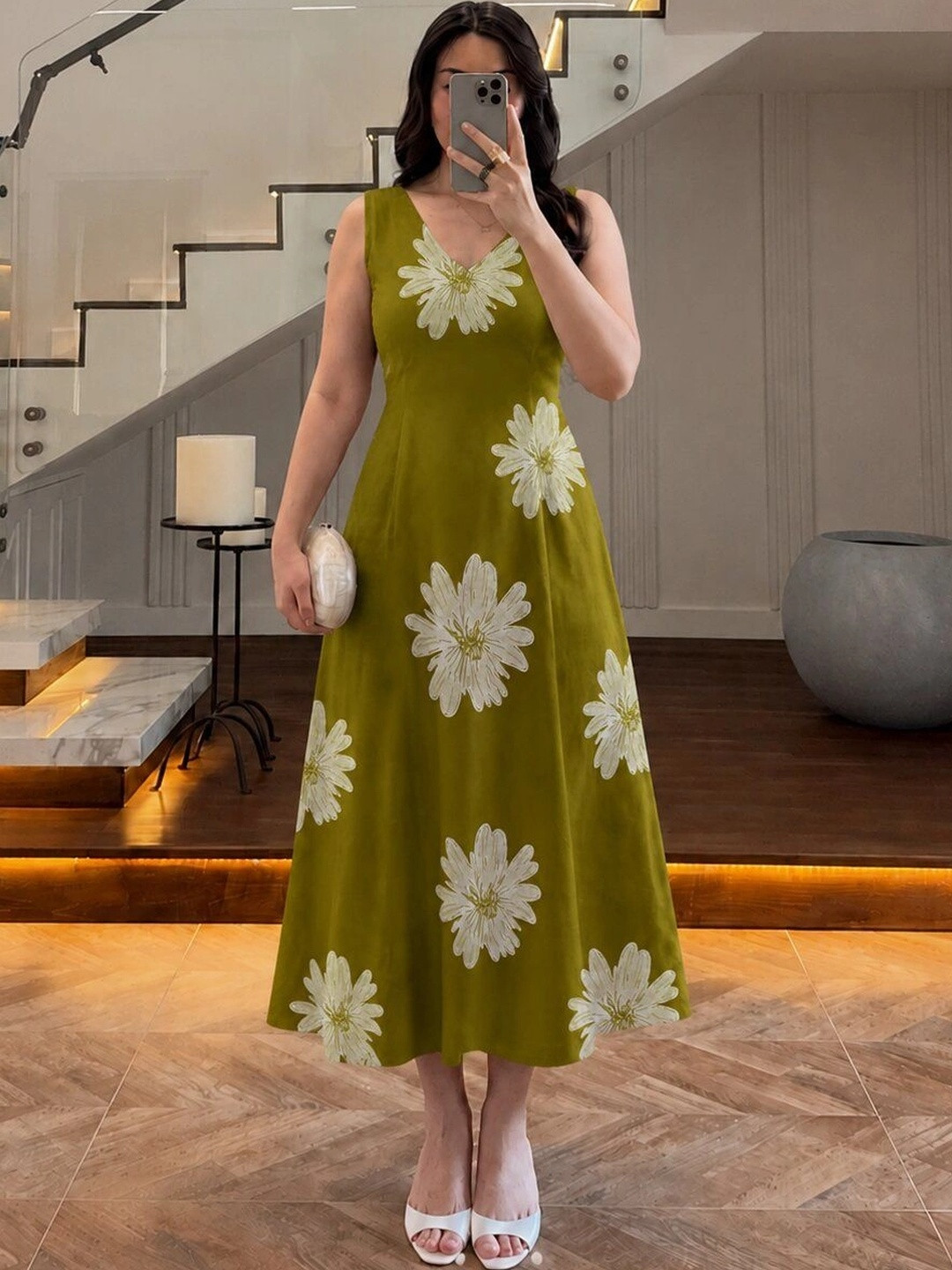 ARANGETRAM Floral Printed V-Neck Kurti