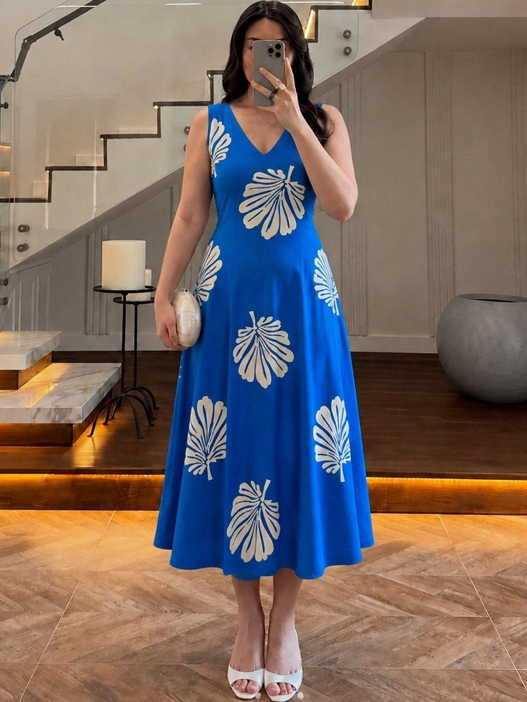 ARANGETRAM Botanical Printed V-Neck Kurti