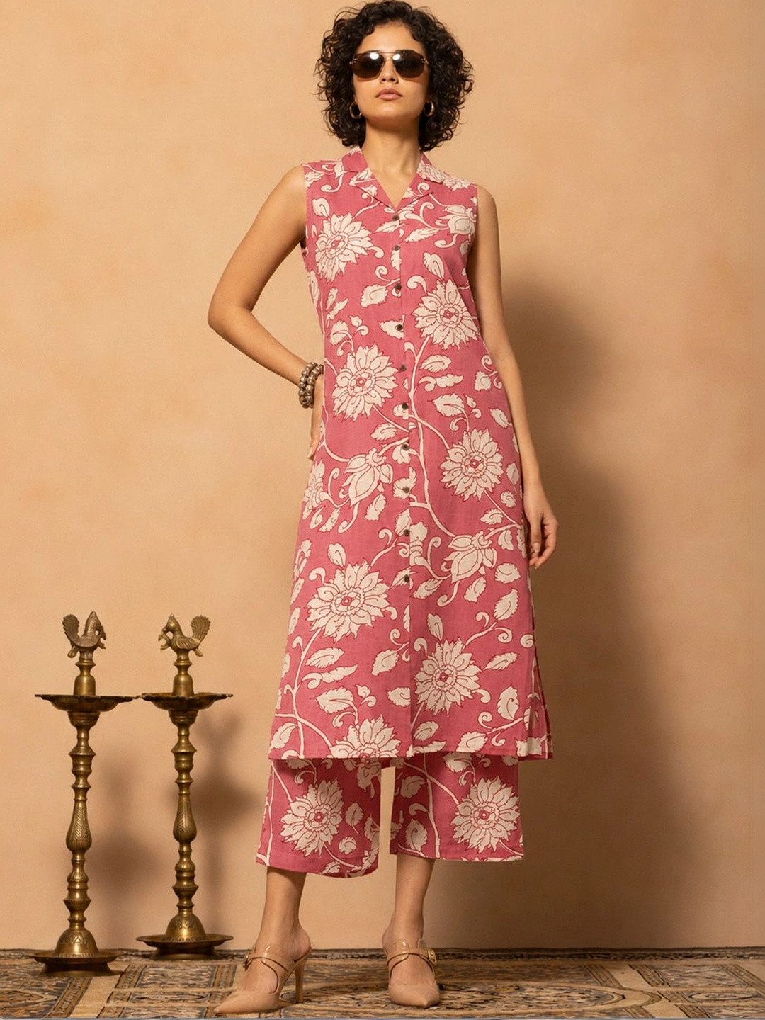 Sabhyata Women Floral Printed Regular Linen Kurta with Palazzos