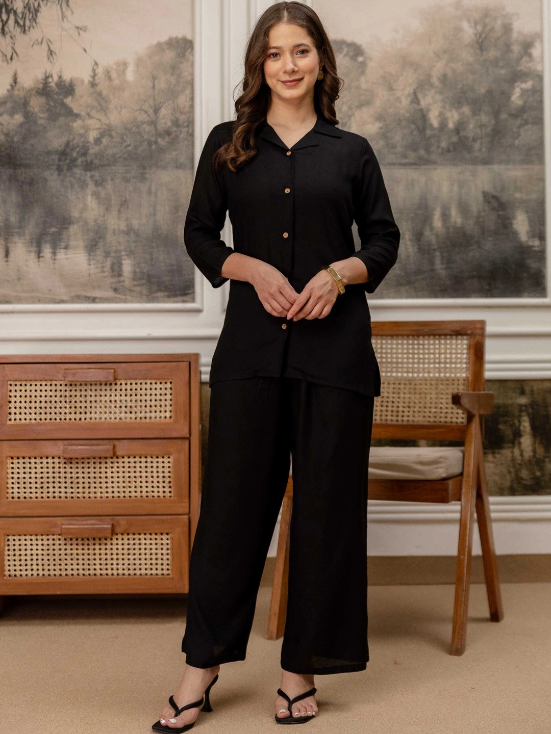Veshviti Solid Top with Trousers
