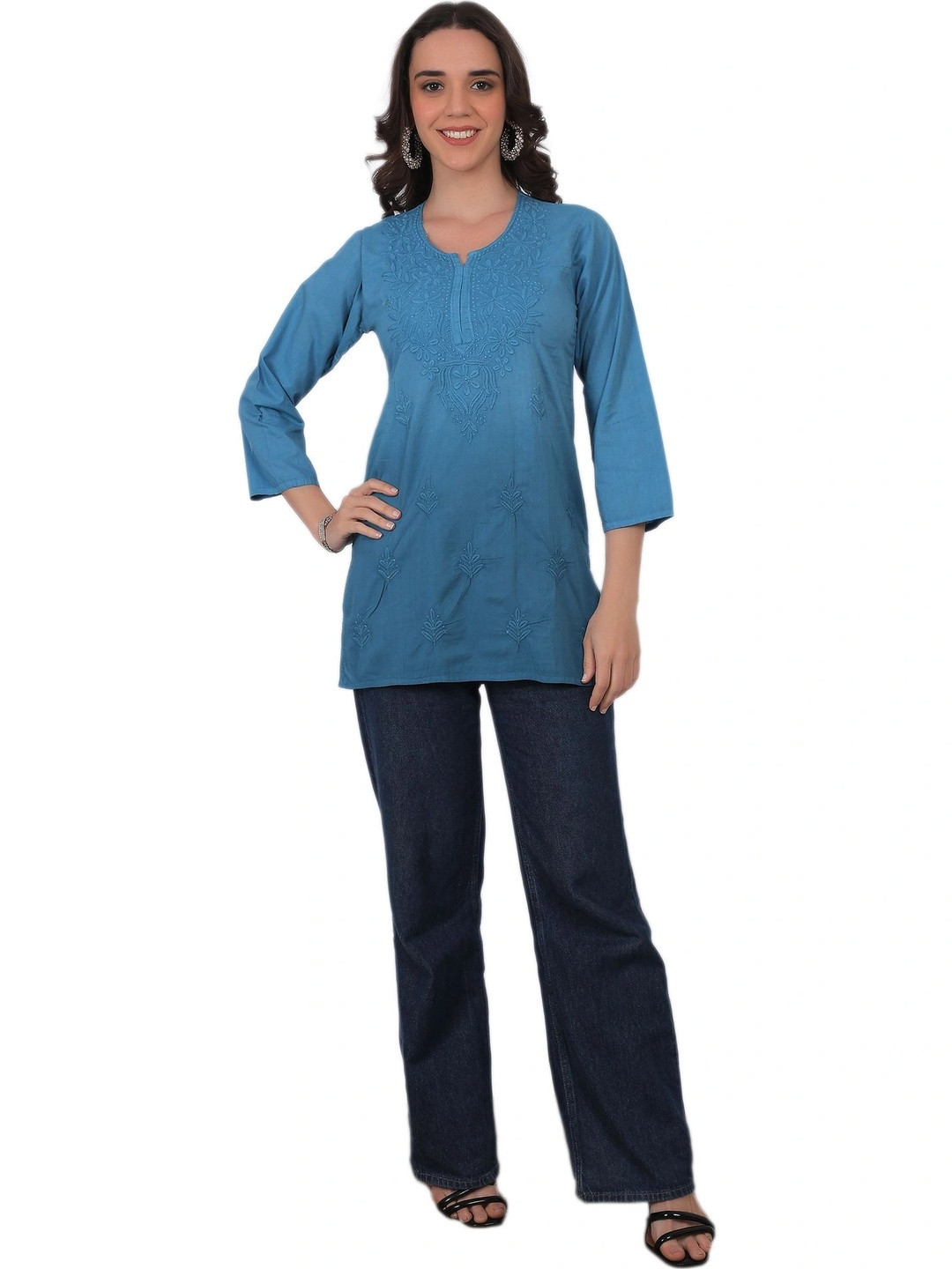 NAZAQAT ETHNIC INDIA Women Embroidered Chikankari Kurta