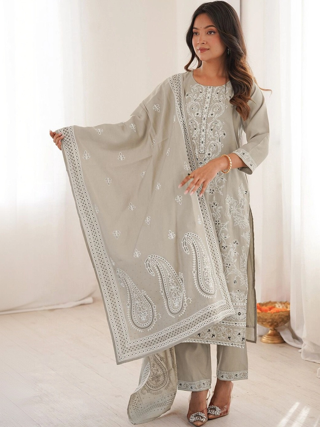 SKYLEE Women Ethnic Motifs Thread Work Pure Silk Kurta with Trousers & With Dupatta