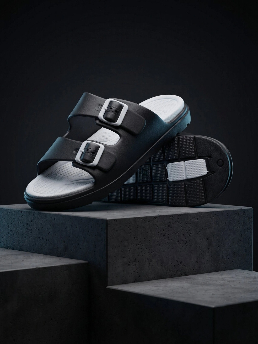 SZN Men Colourblocked Sliders