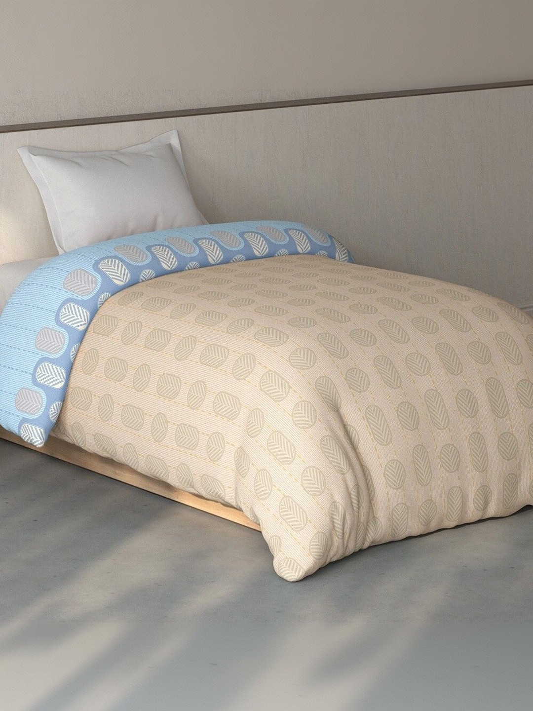 SPACES Beige Geometric AC Room 150 GSM Quilt