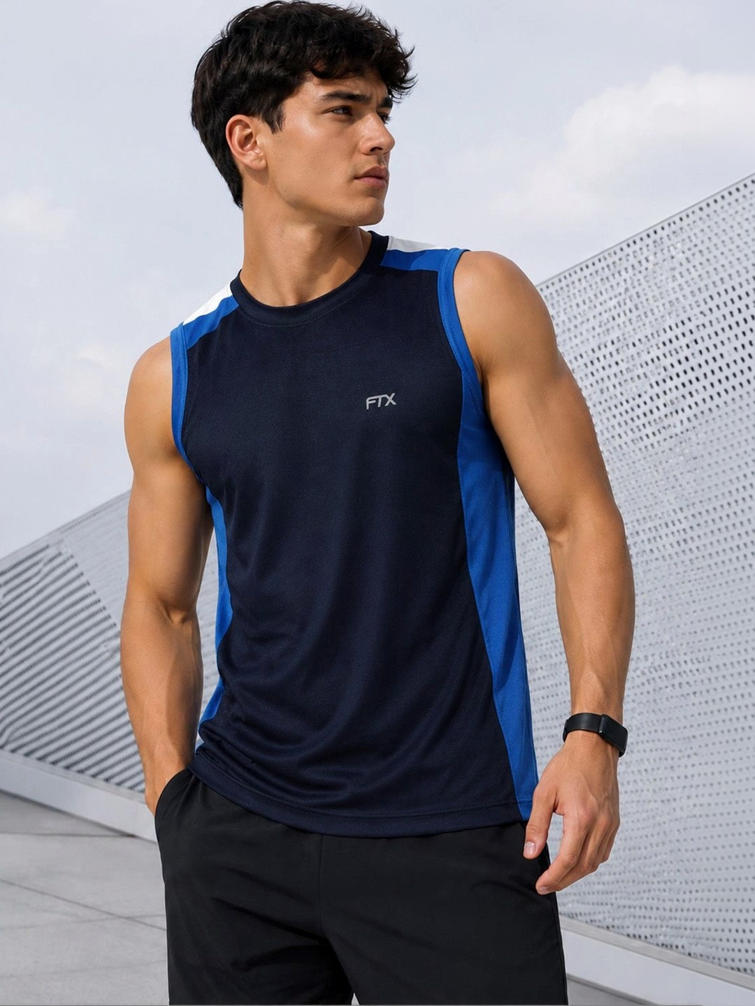 FTX Men Muscle Fit Colourblocked Sports T-shirt