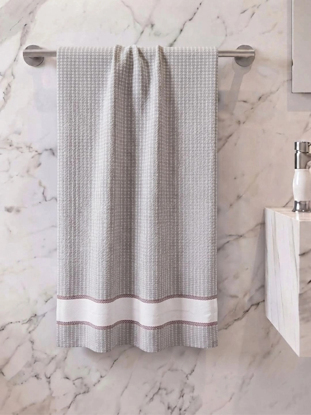 Athom Living Grey & White 1 Cotton 225 GSM Bath Towel