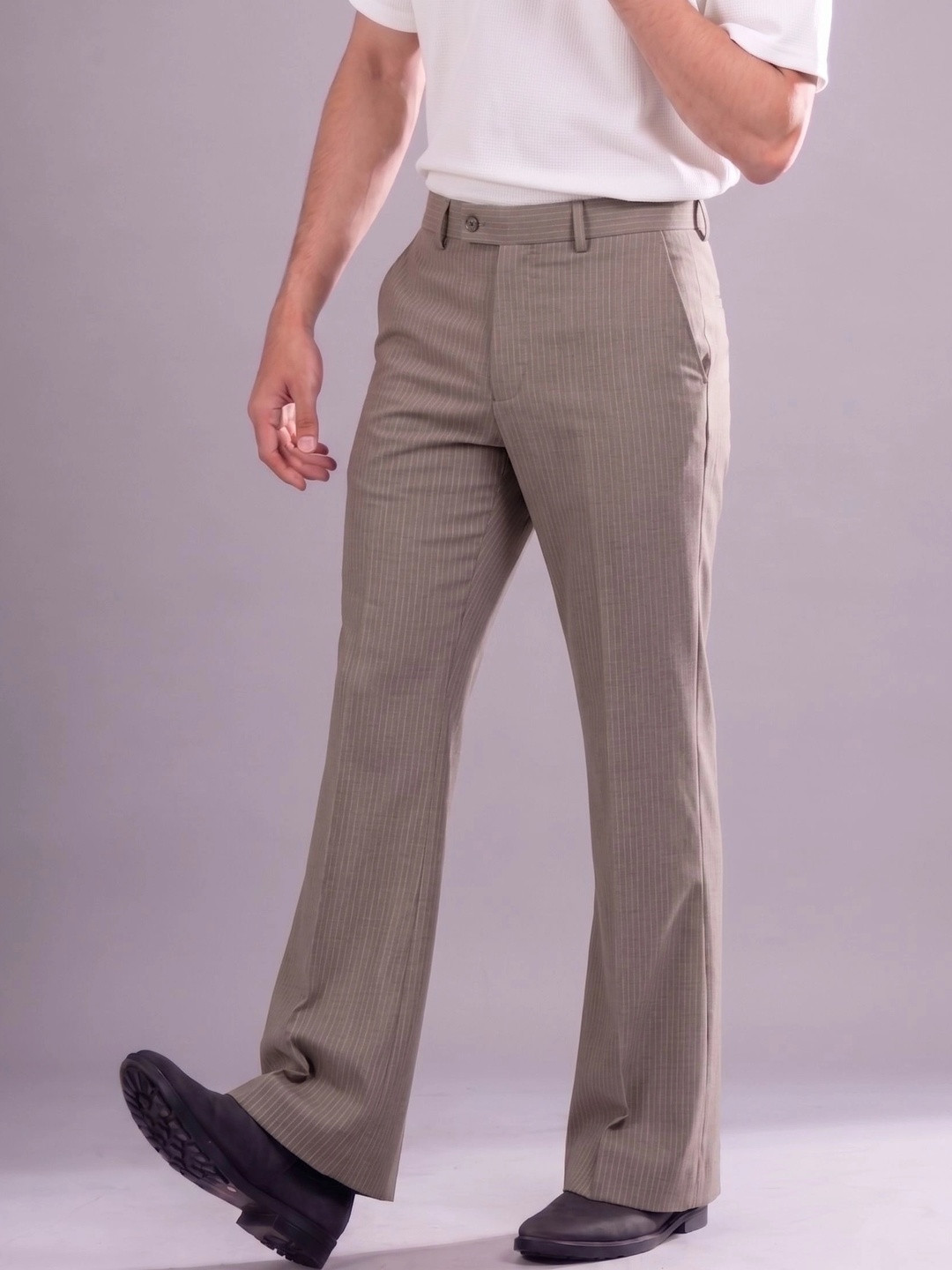 SAINT PEACH Men's Mid-Rise Striped Bootcut Pant
