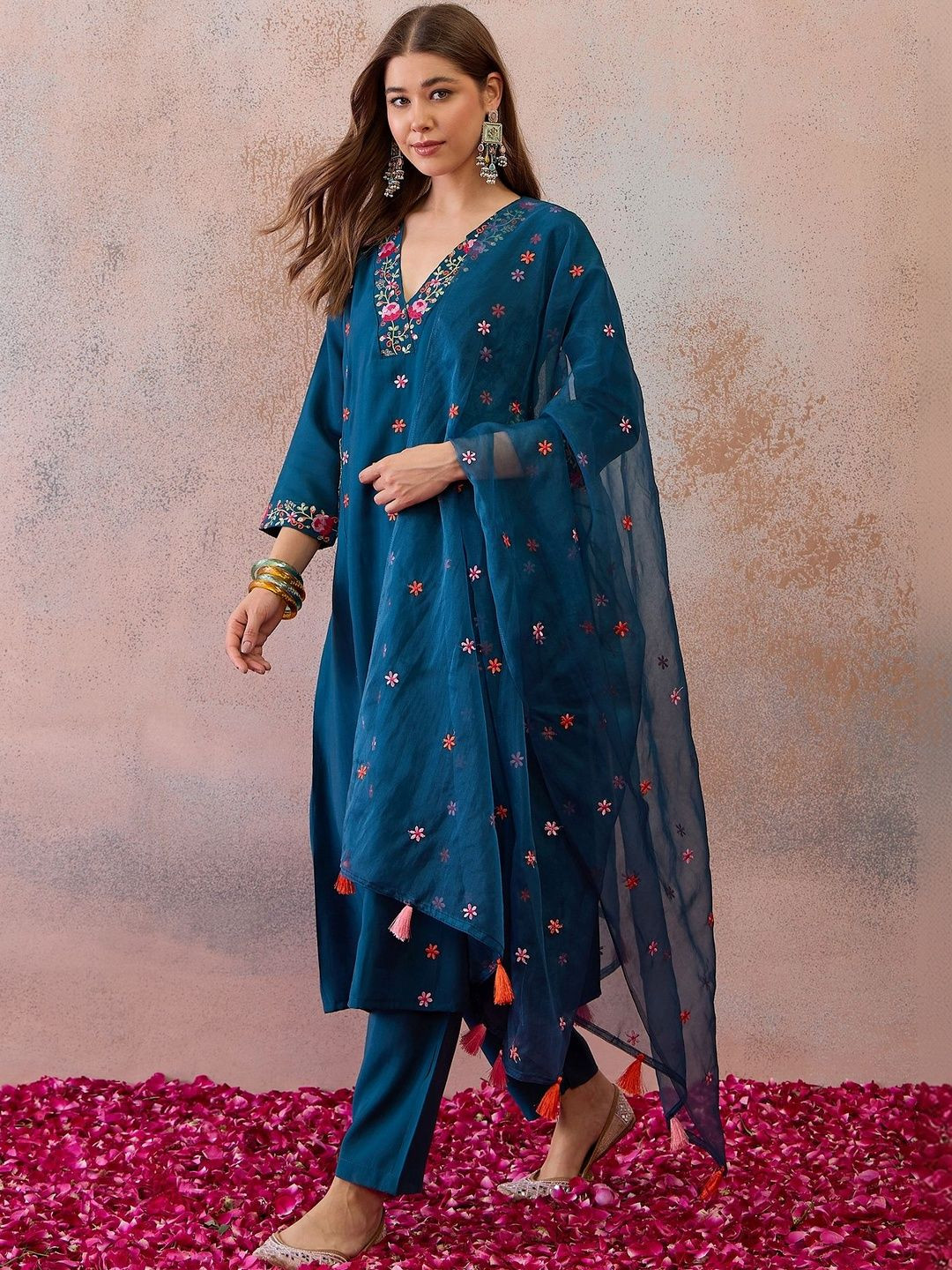 SAHASIKA Women Floral Embroidered Panelled Thread Work Kurta with Trousers & With Dupatta