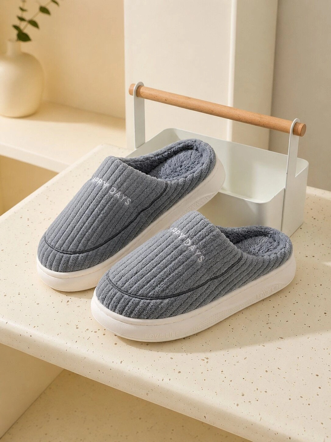 Roadster Women Room Slippers