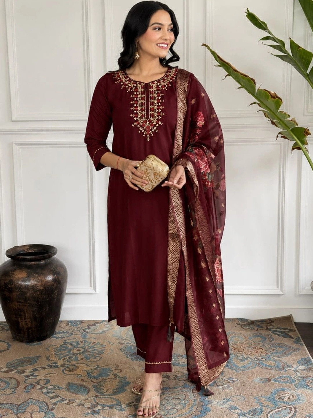 shoecom Women Floral Embroidered Regular Thread Work Kurta with Trousers & With Dupatta