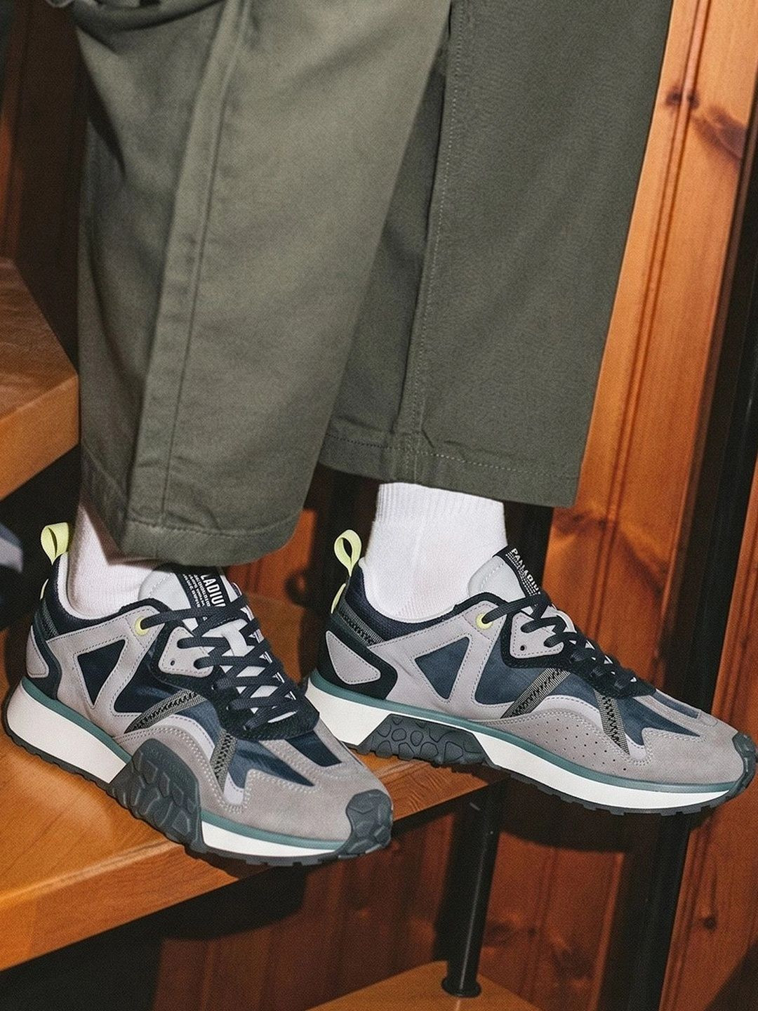 PALLADIUM Mens Troop Runner Outcity Sneakers