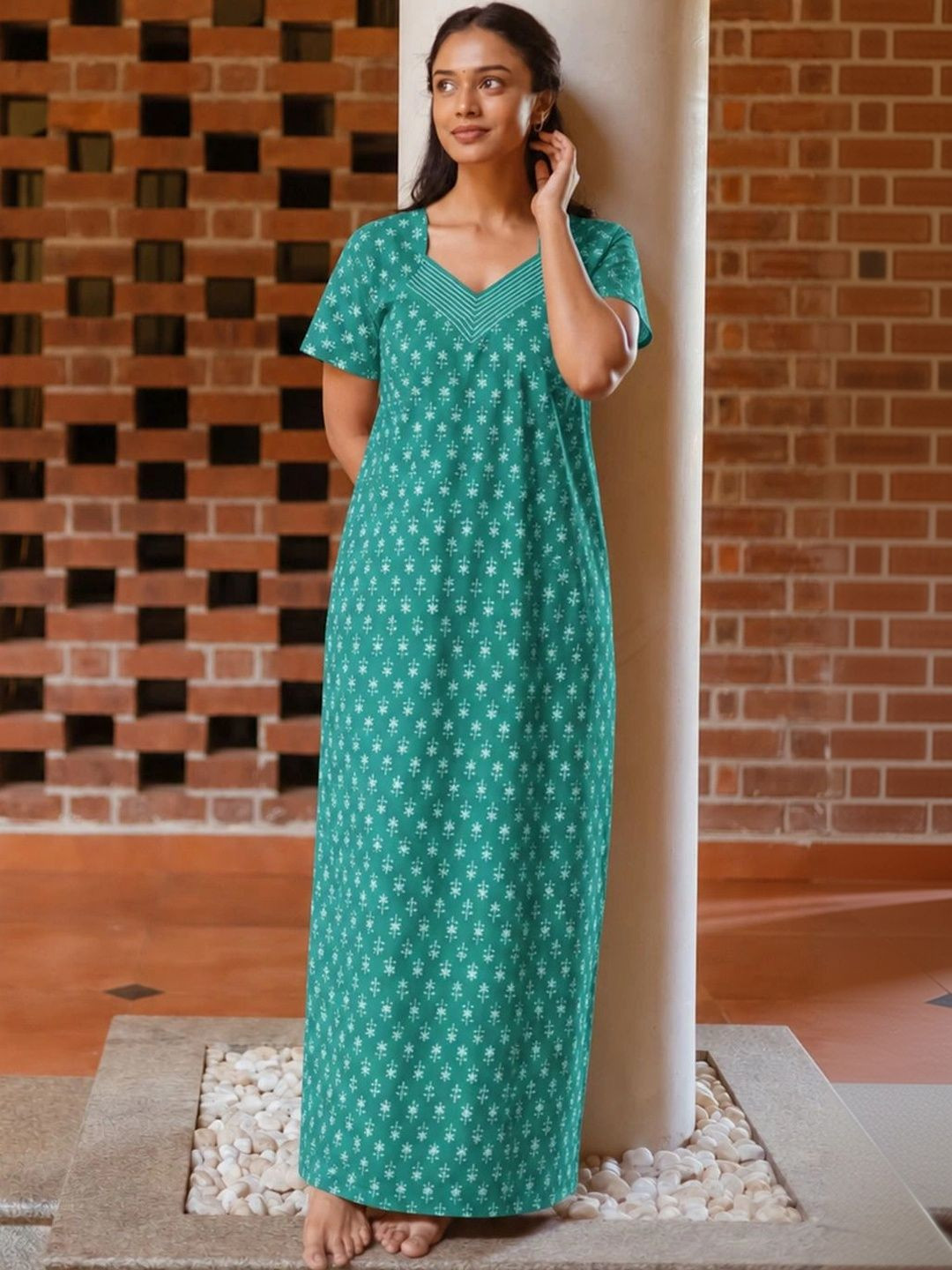 Women Teal Green Ethnic Printed Pure Cotton Short Sleeve Sweetheart V-Neck Nightdress