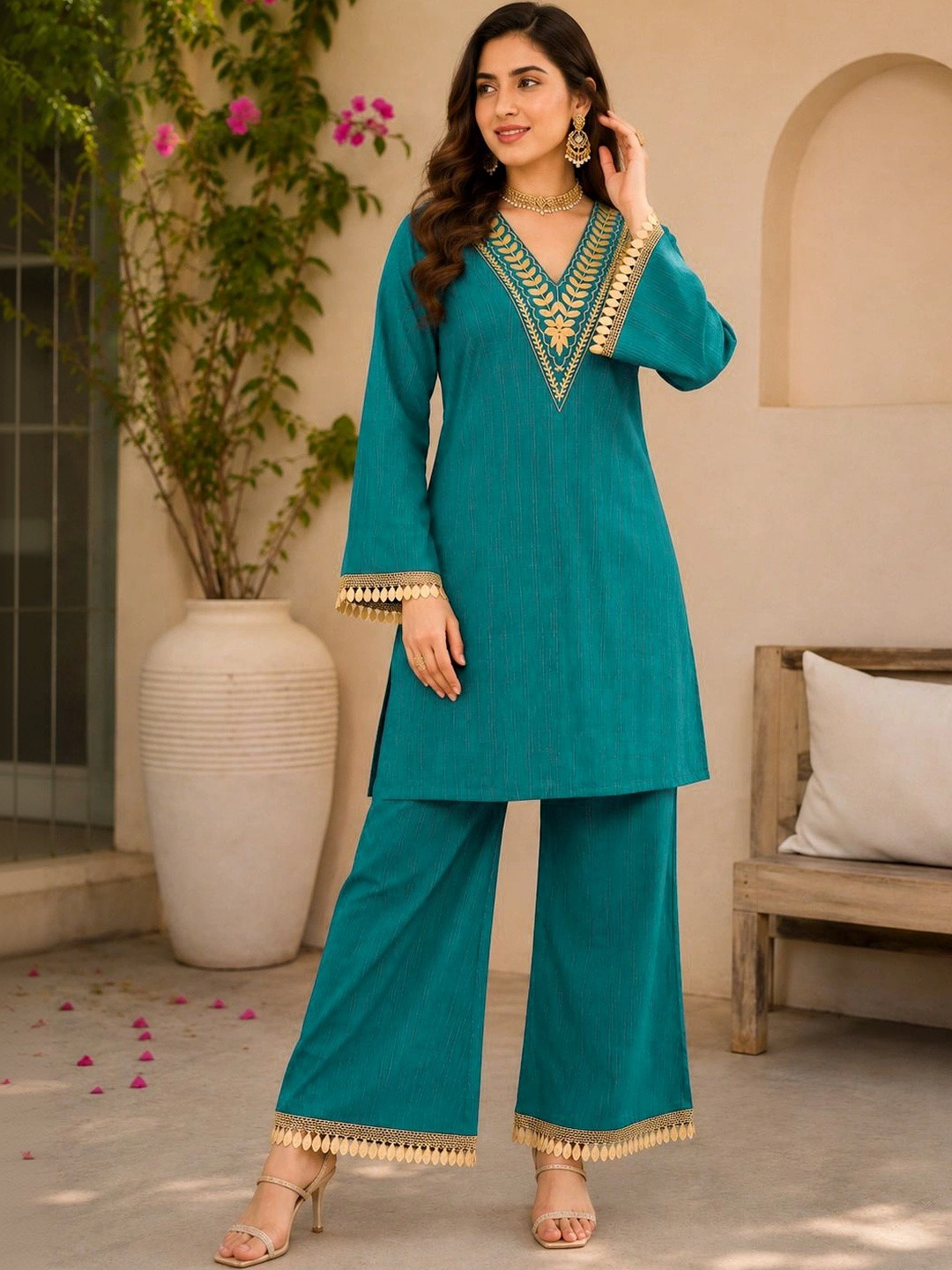BILANZA Women Ethnic Motifs Embroidered Regular Kurta with Palazzos