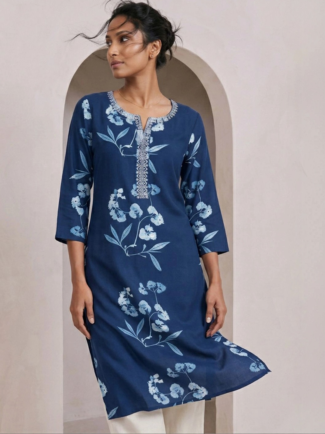 Melange by Lifestyle Women Floral Printed Thread Work Floral Kurta
