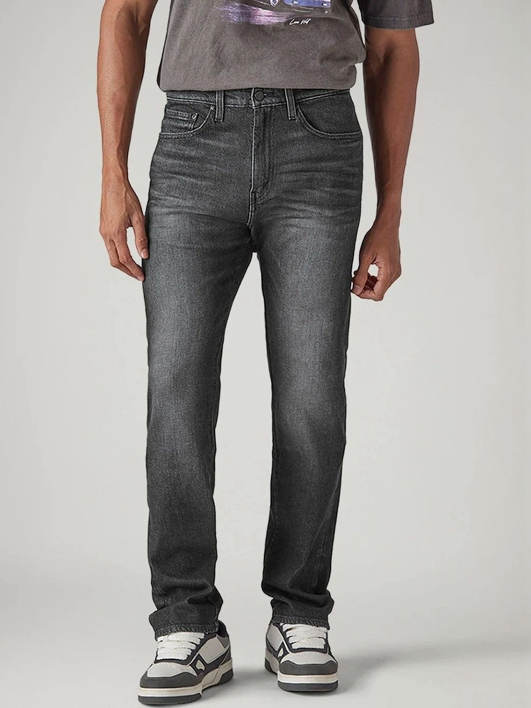 Levis Men Classic Straight Fit Mid-Rise Light Fade Stretchable Jeans
