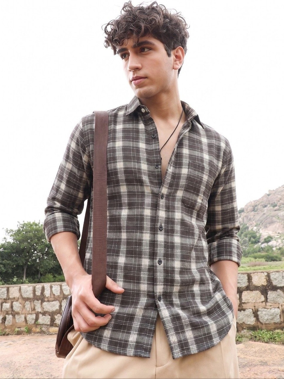 VELKYNOX Men Classic Checked Casual Shirt